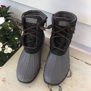 NWT Grey Sperry duck boots, ladies 8 1/2